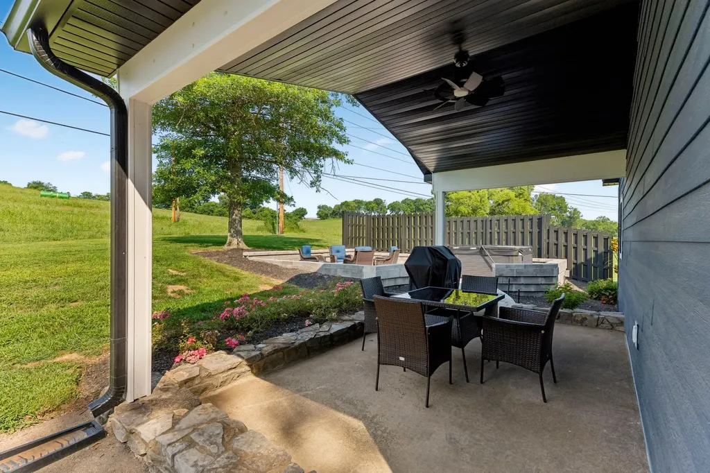 787 Theta Pike Columbia TN 38401