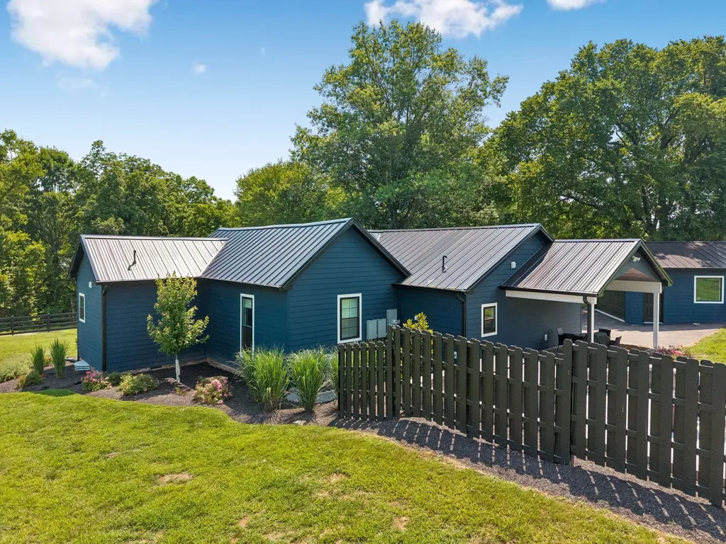 787 Theta Pike Columbia TN 38401