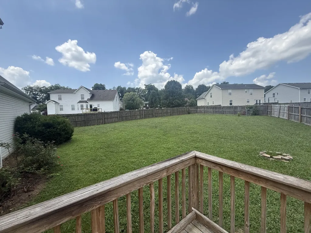2604 Sugarhill Court Clarksville TN 37040