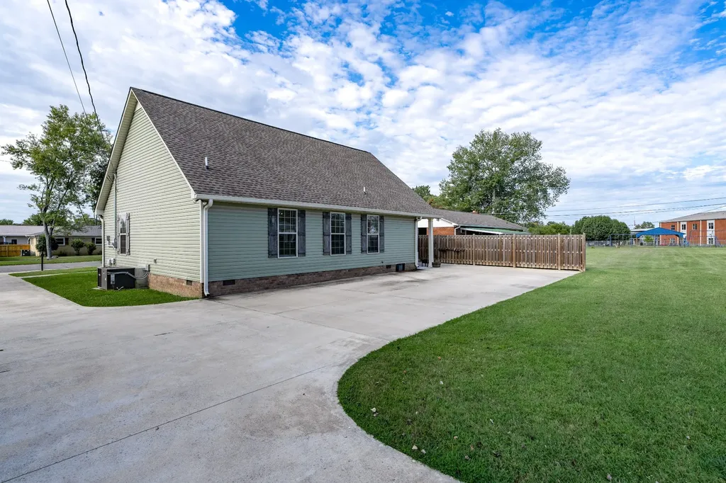 602 7th Street Lawrenceburg TN 38464