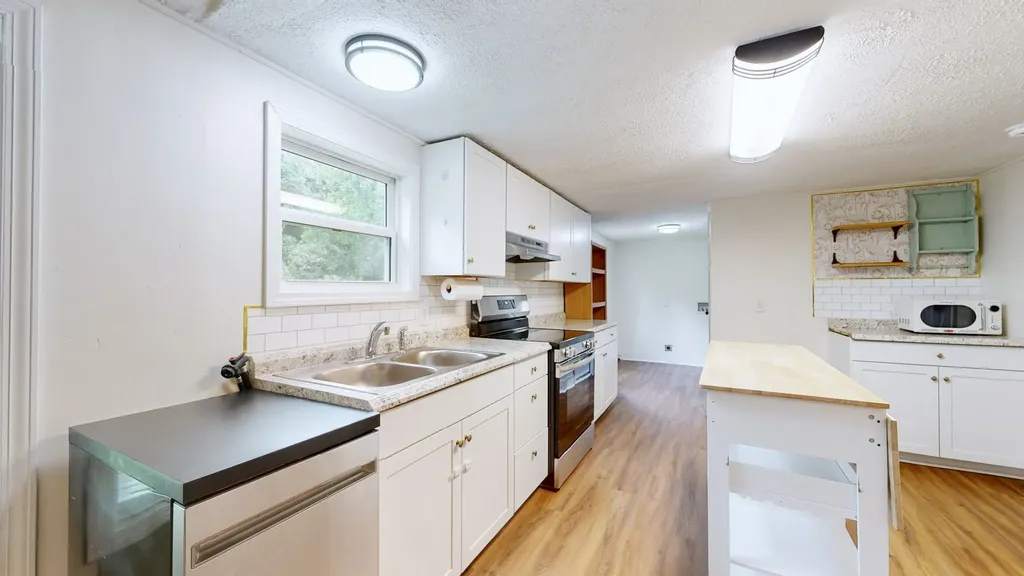 9464 Sugar Tree Drive Bon Aqua TN 37025