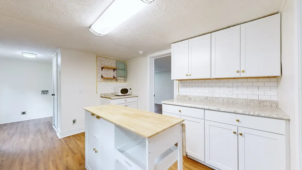 9464 Sugar Tree Drive Bon Aqua TN 37025