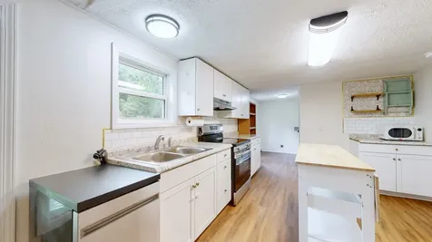 9464 Sugar Tree Drive Bon Aqua TN 37025