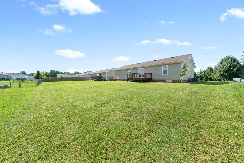 1047 Mcclardy Road Clarksville TN 37042