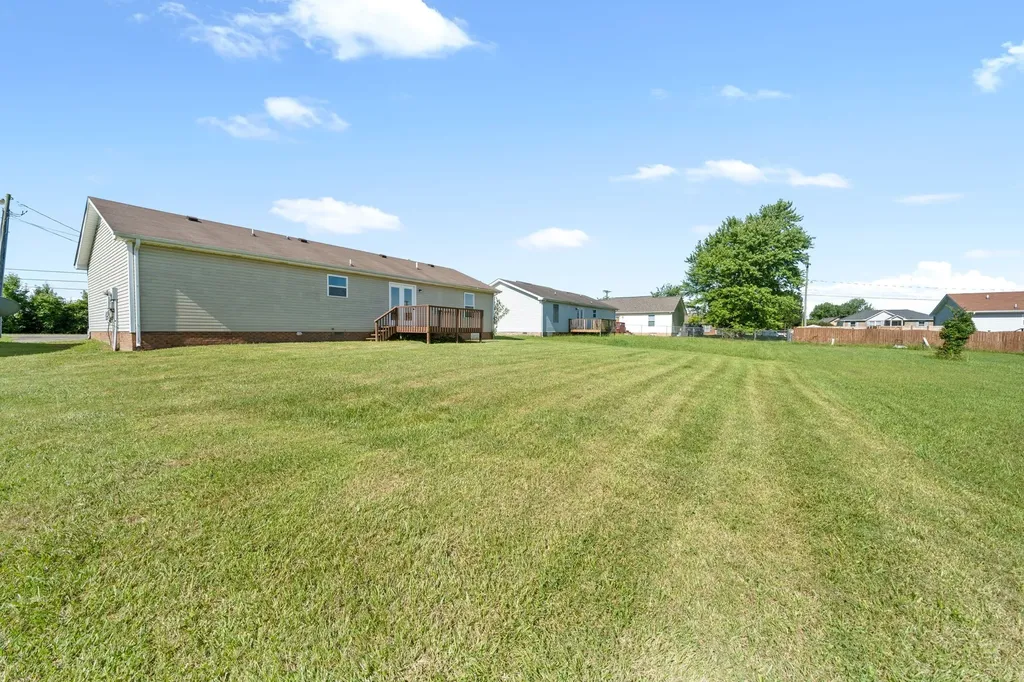 1047 Mcclardy Road Clarksville TN 37042