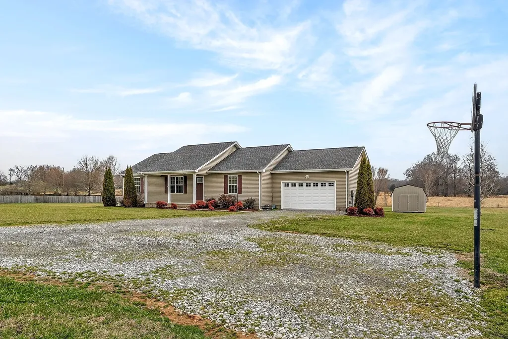 3490 Pigeon Hill Road Mcminnville TN 37110