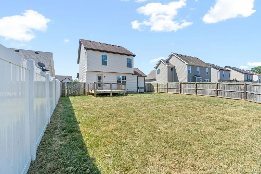511 Falkland Circle Clarksville TN 37042