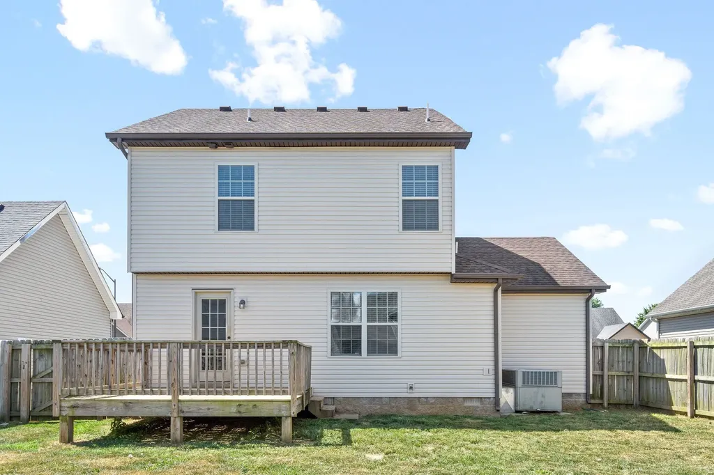 511 Falkland Circle Clarksville TN 37042