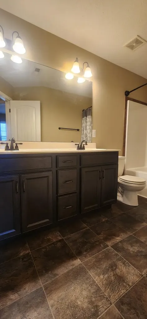 511 Falkland Circle Clarksville TN 37042