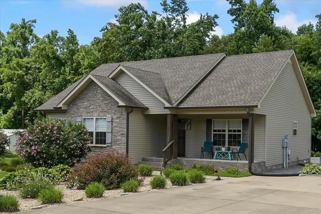 390 Marys Lane Lafayette TN 37083