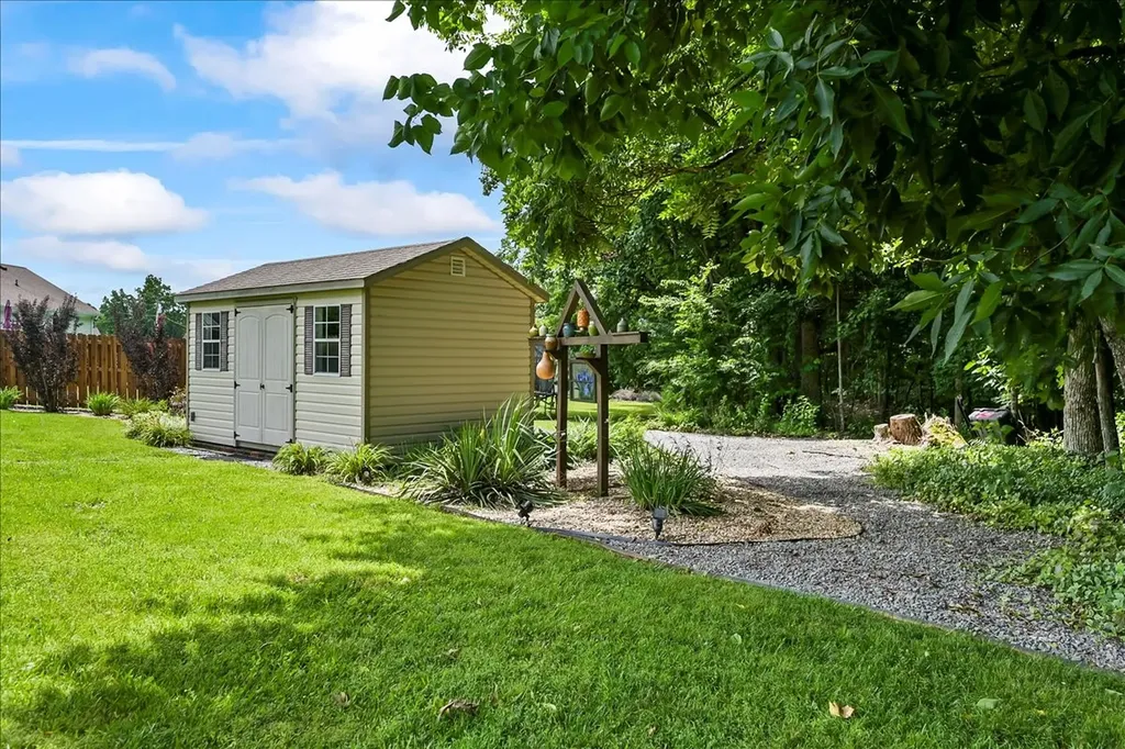 390 Marys Lane Lafayette TN 37083