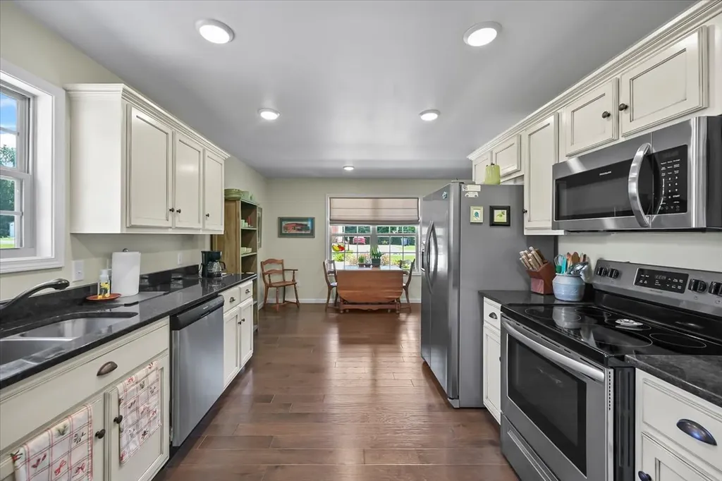 390 Marys Lane Lafayette TN 37083
