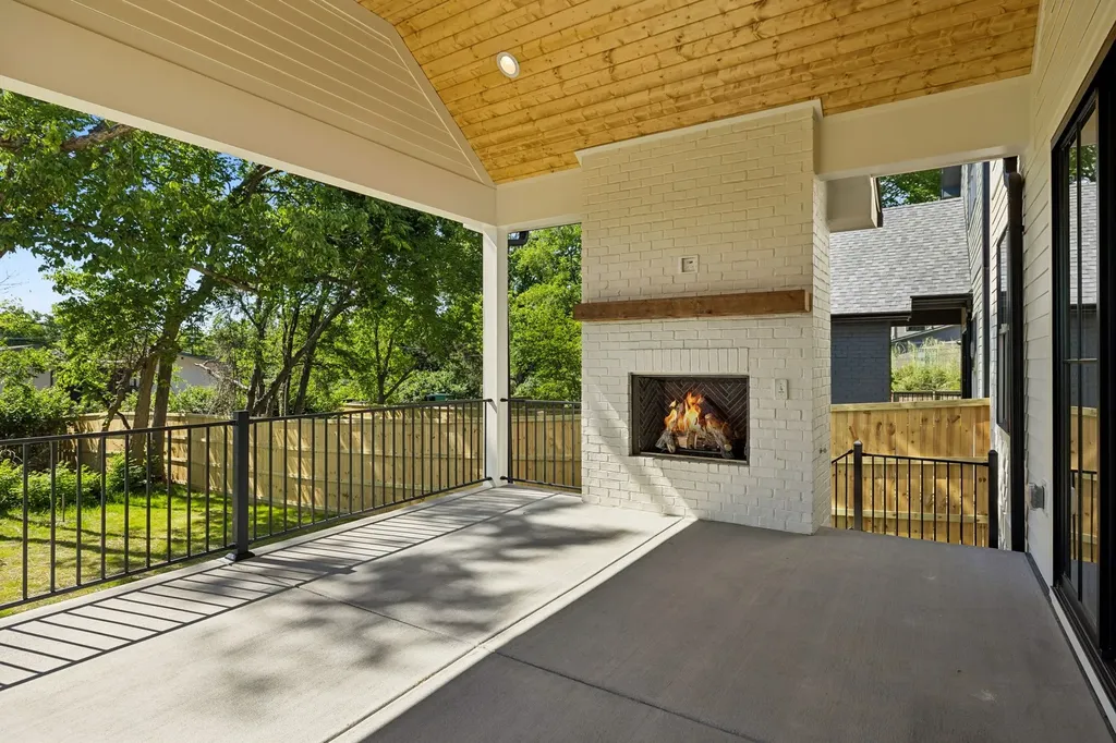 832A Neartop Drive Nashville TN 37205