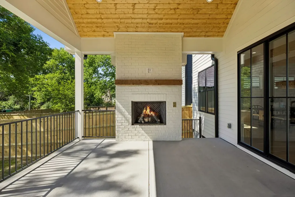 832A Neartop Drive Nashville TN 37205