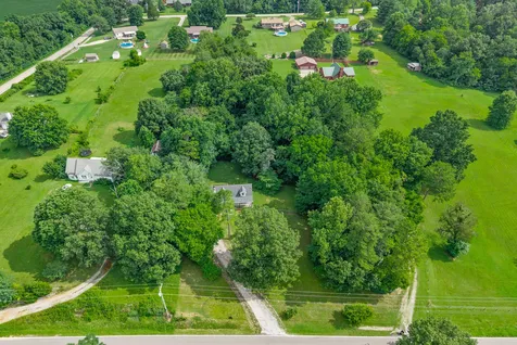 2449 Outlaw Road Woodlawn TN 37191