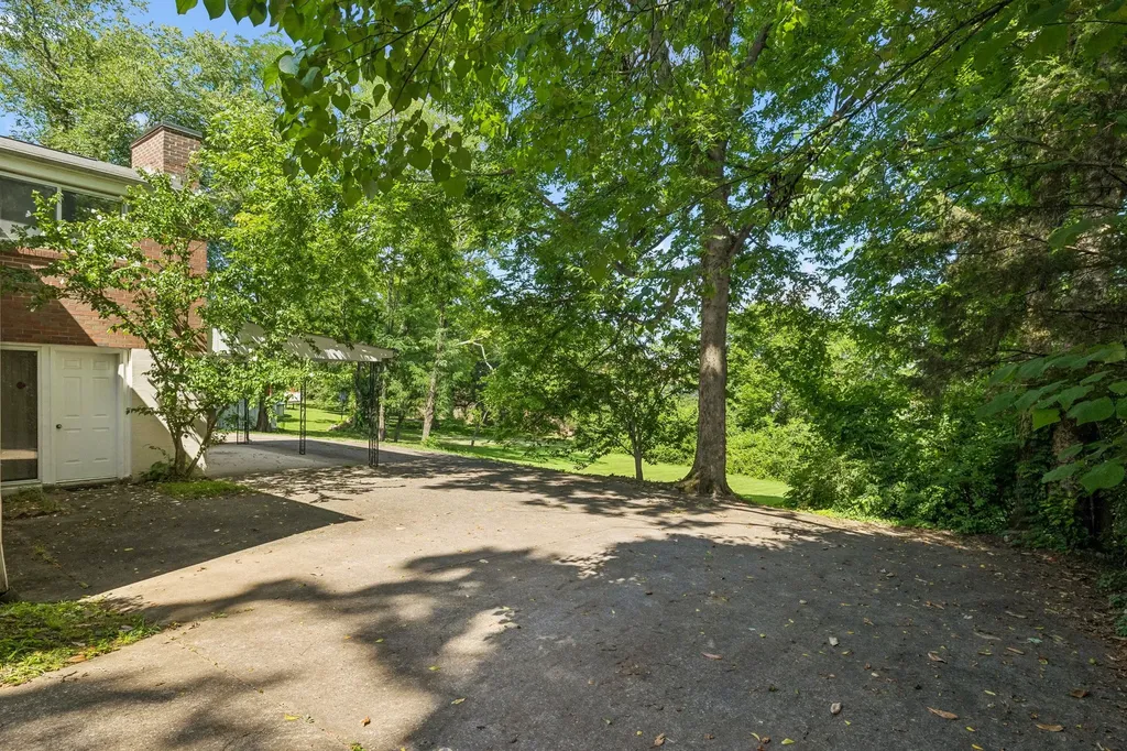 4846 Corning Drive Nashville TN 37211