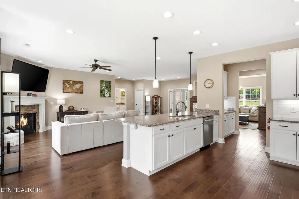 1290 Harrison Road Lenoir City TN 37771