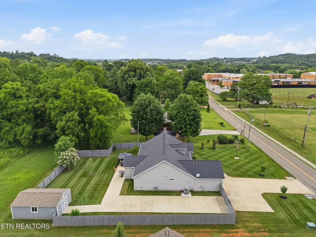 1290 Harrison Road Lenoir City TN 37771