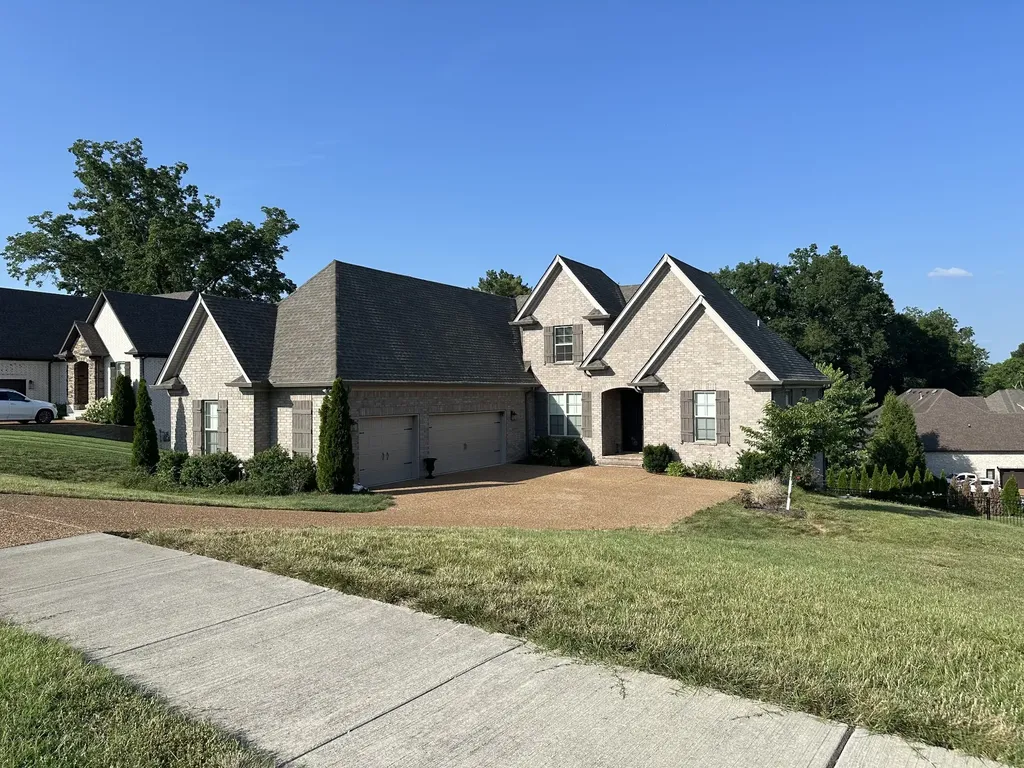 1110 Luxborough Drive Hendersonville TN 37075