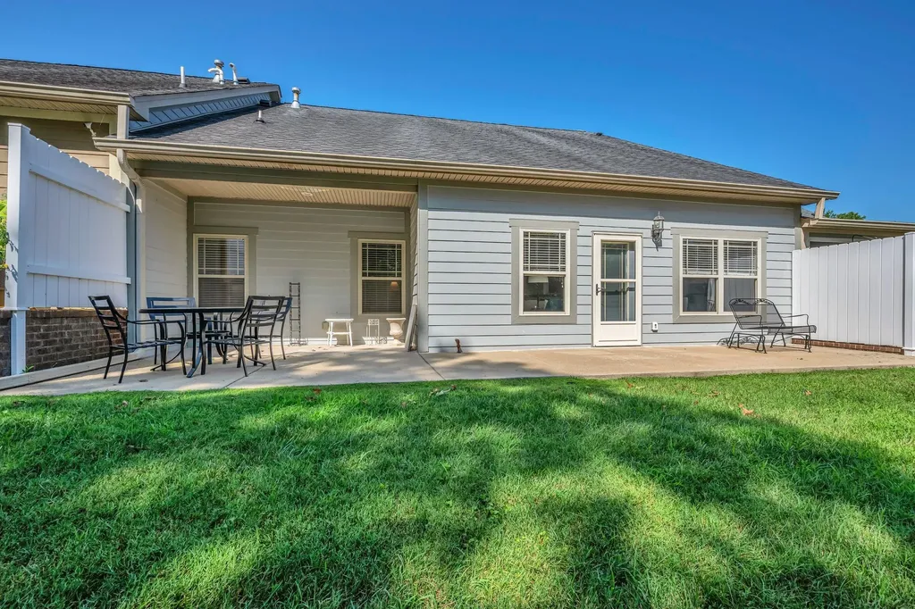 203 Lake Villa Court Dickson TN 37055