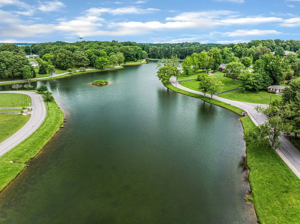 203 Lake Villa Court Dickson TN 37055
