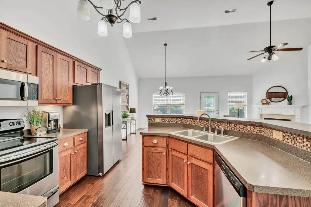 203 Lake Villa Court Dickson TN 37055