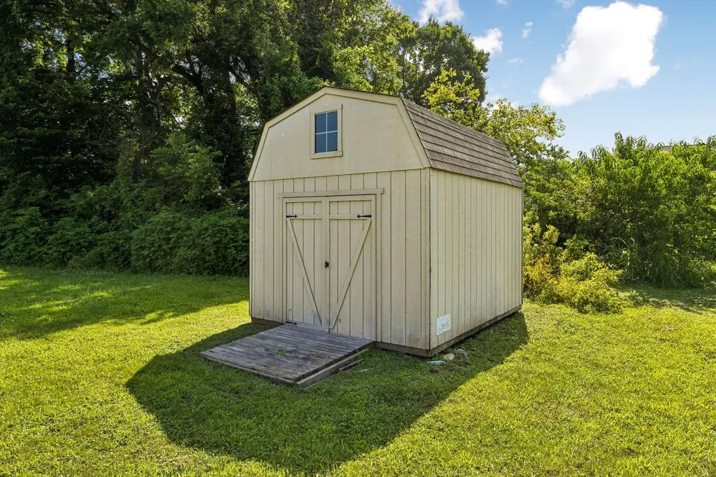 1909 Susan Road Columbia TN 38401