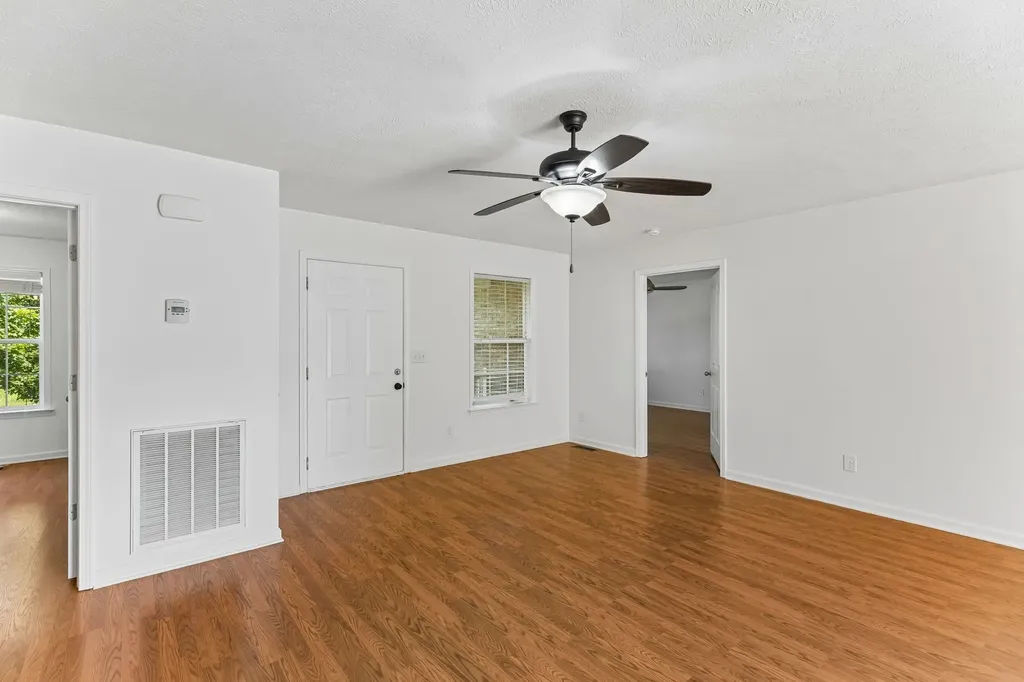 1909 Susan Road Columbia TN 38401