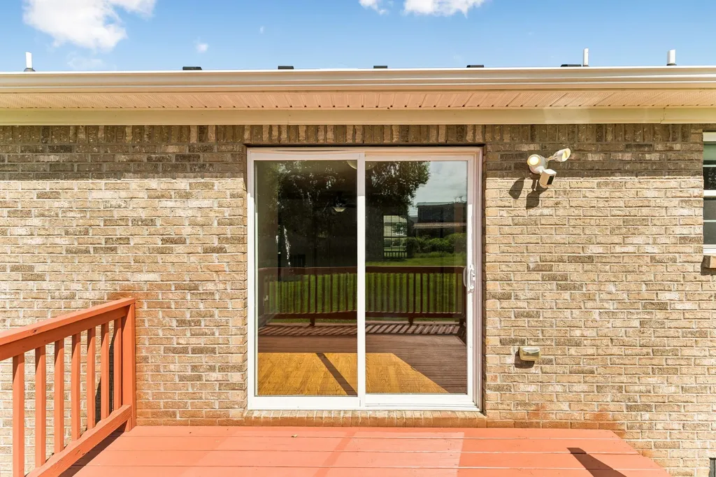 1909 Susan Road Columbia TN 38401