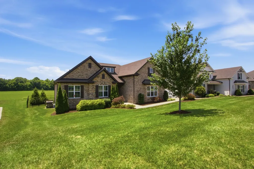 2027 Imagine Circle Spring Hill TN 37174