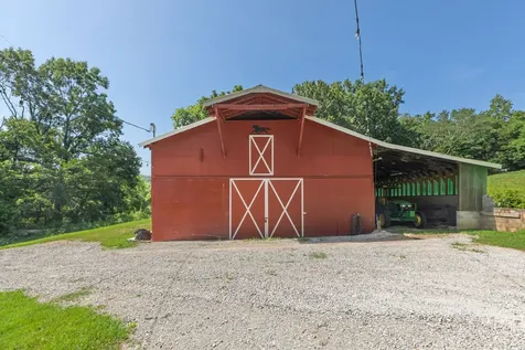 4118 Leipers Creek Road Williamsport TN 38487