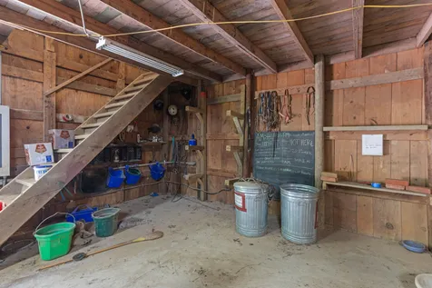 4118 Leipers Creek Road Williamsport TN 38487