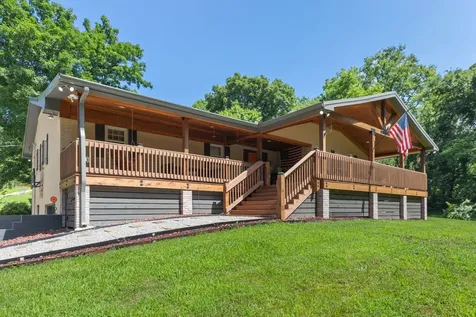 4118 Leipers Creek Road Williamsport TN 38487