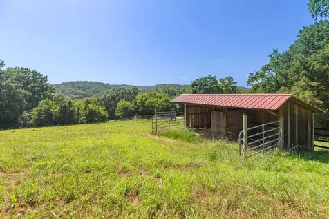4118 Leipers Creek Road Williamsport TN 38487
