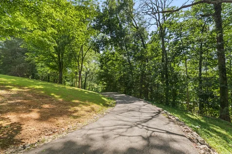 4118 Leipers Creek Road Williamsport TN 38487