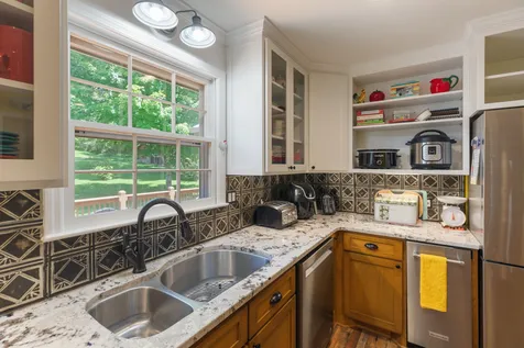 4118 Leipers Creek Road Williamsport TN 38487