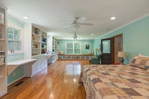 4118 Leipers Creek Road Williamsport TN 38487