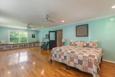 4118 Leipers Creek Road Williamsport TN 38487