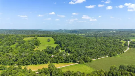 4118 Leipers Creek Road Williamsport TN 38487