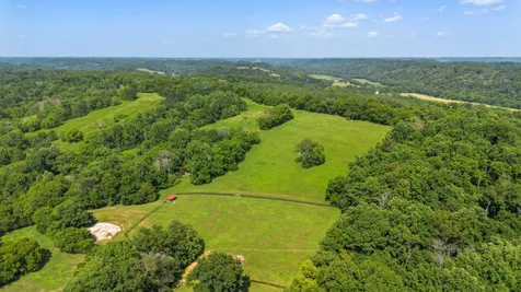 4118 Leipers Creek Road Williamsport TN 38487