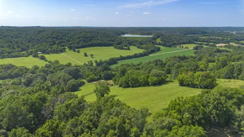 4118 Leipers Creek Road Williamsport TN 38487
