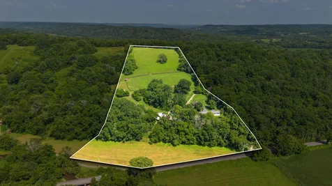 4118 Leipers Creek Road Williamsport TN 38487
