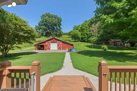 4118 Leipers Creek Road Williamsport TN 38487