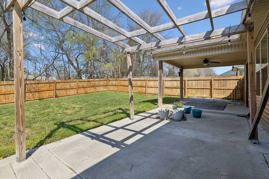 833 Lutz Lane Clarksville TN 37042