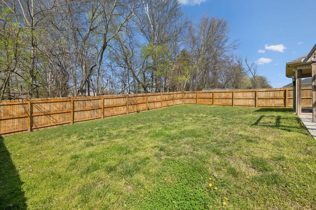 833 Lutz Lane Clarksville TN 37042
