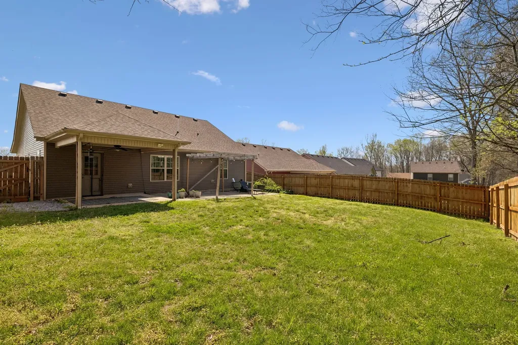 833 Lutz Lane Clarksville TN 37042