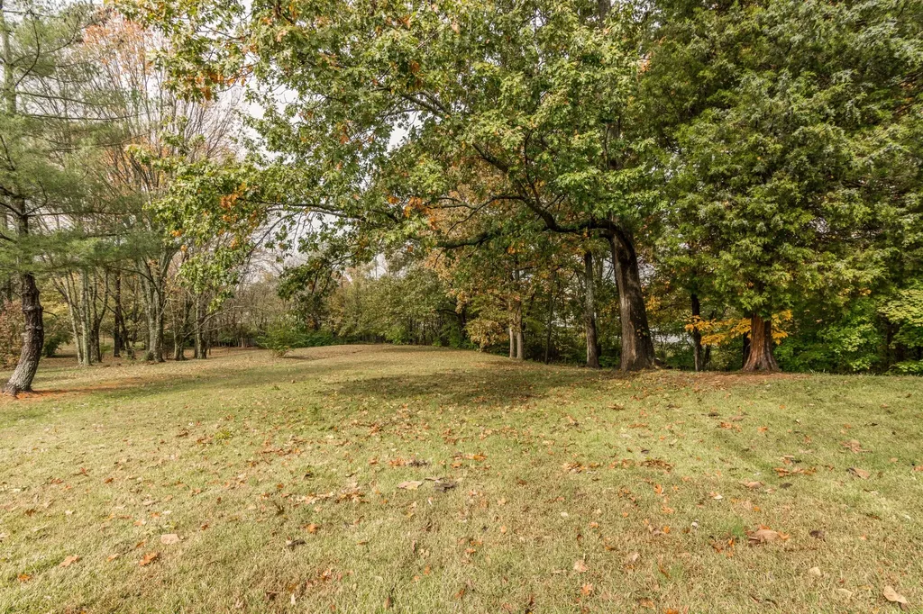 5216 Roxborough Drive Hermitage TN 37076