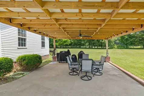 41 Harding Road Leoma TN 38468