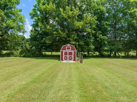41 Harding Road Leoma TN 38468