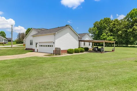 41 Harding Road Leoma TN 38468